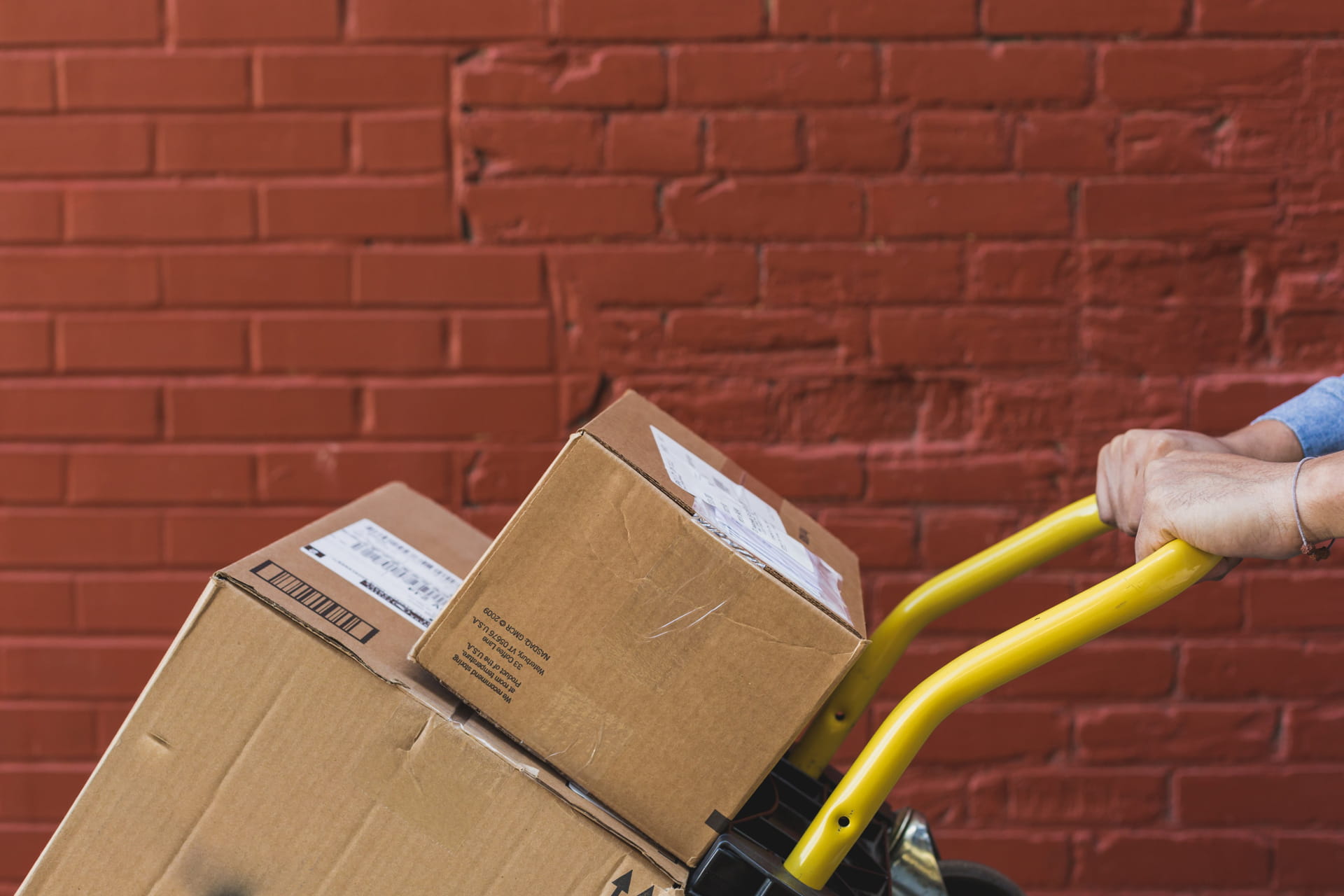 Import service & customs clearance Austria | MBE Austria
